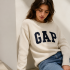 Почему свитер Gap из хлопка стал хитом TikTok этой осени и зимы